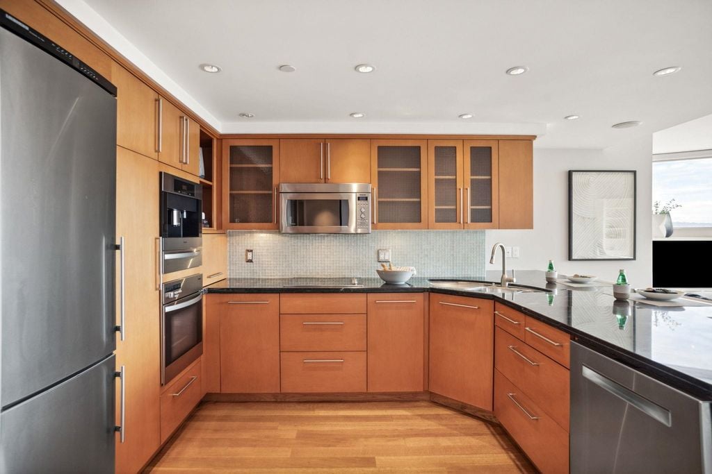 1201 Marinaside Cres, #2505