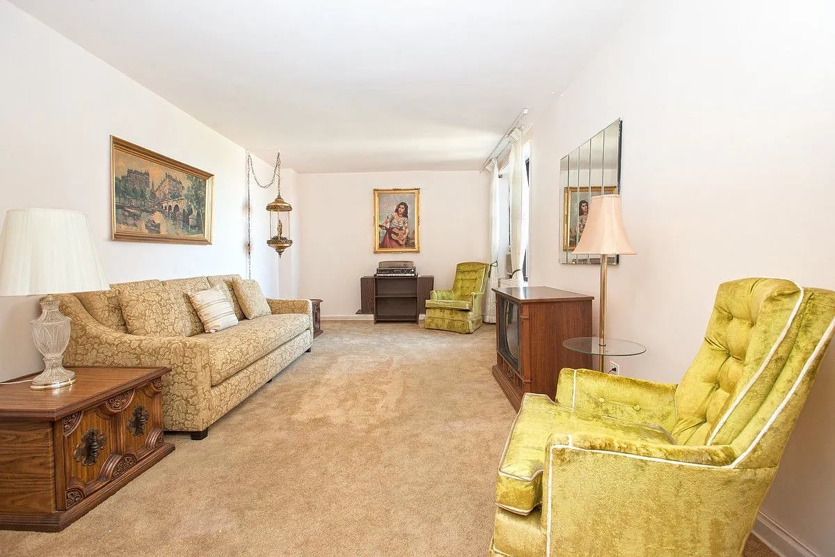 10 East 43rd Street Unit: 5F
