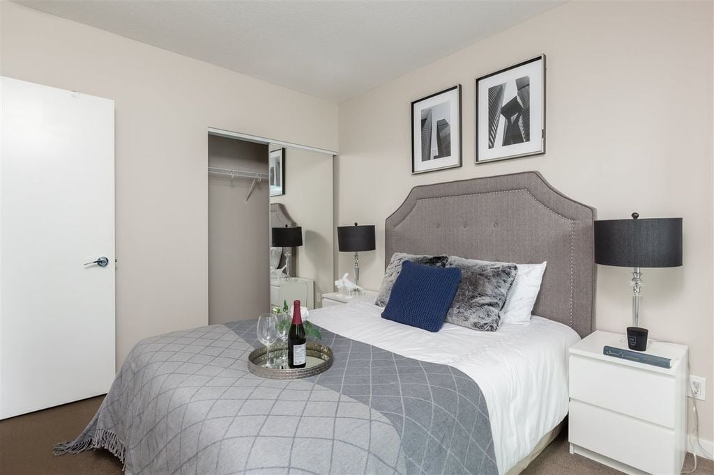 1708 Columbia St, #1101