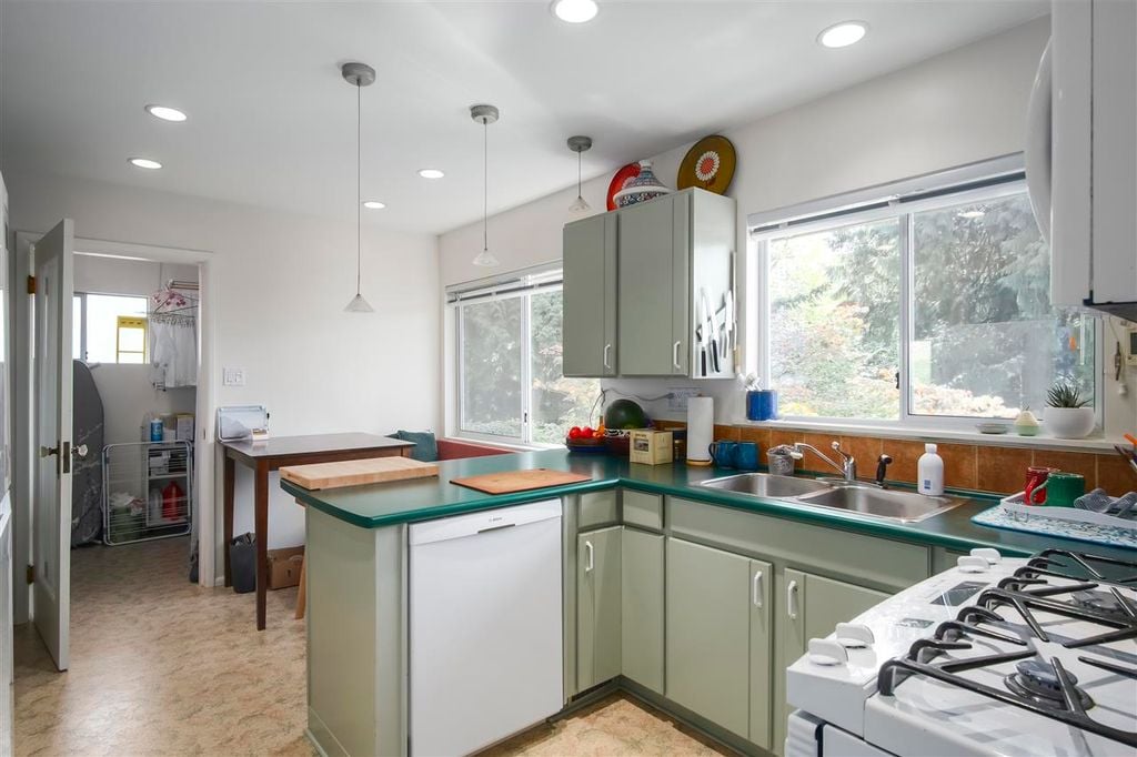 983 Wellington Dr