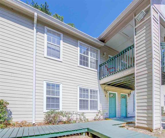 1100 Greentree Court