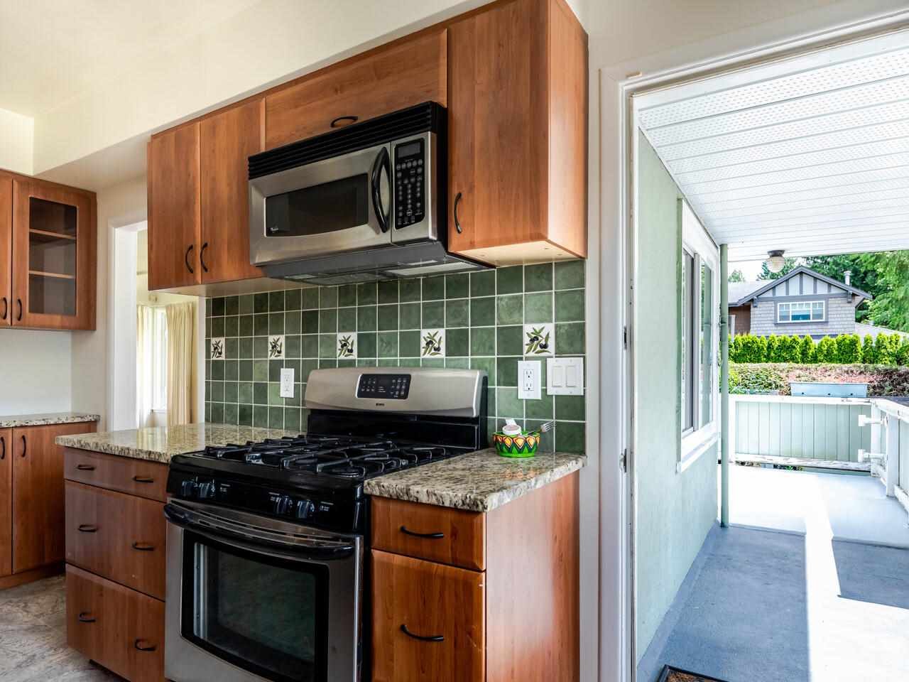 2801 Woodbine Dr