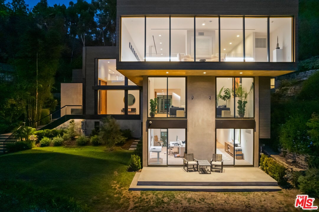 Luxe Oasis