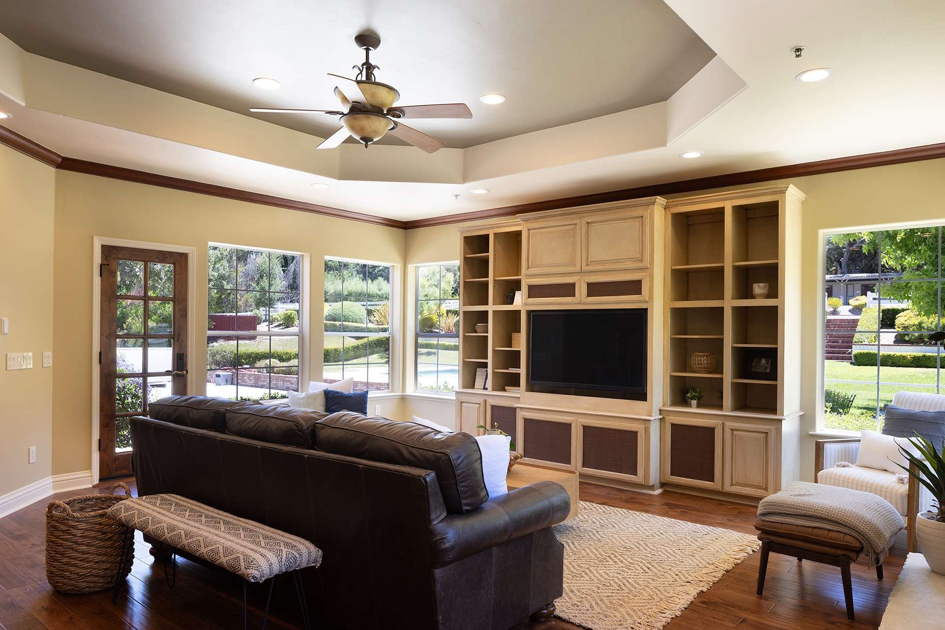 Stunning Equestrian Estate - 6 Sleepy Hollow Dr