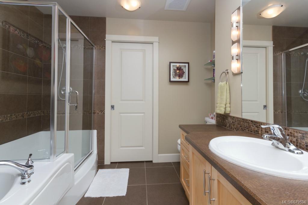 204-3220 Jacklin Rd
