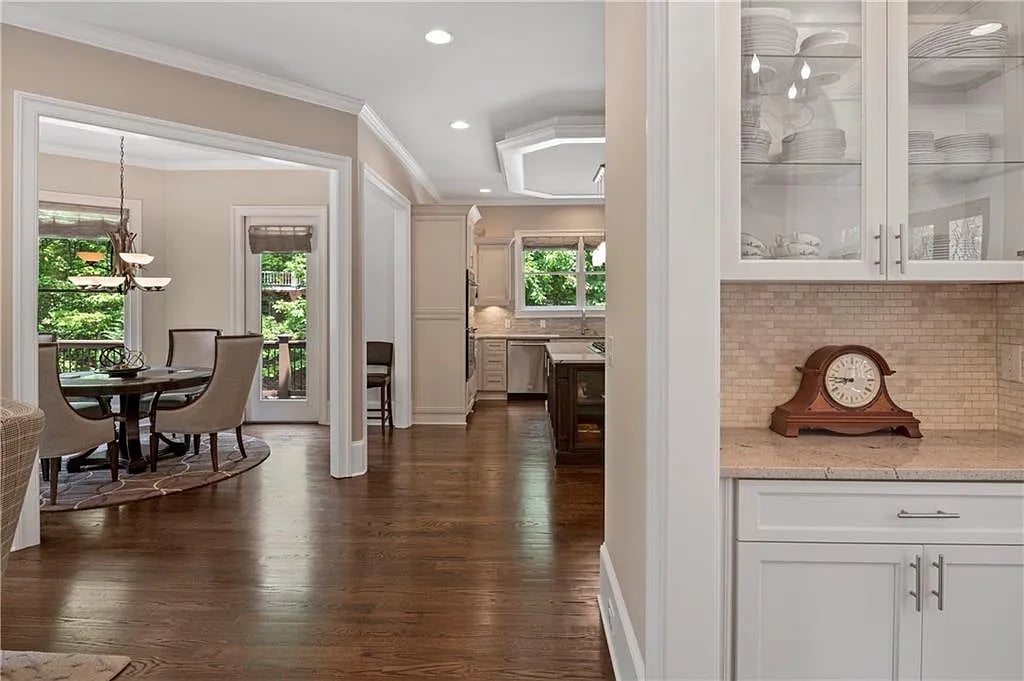 1555 Northcliff Trce