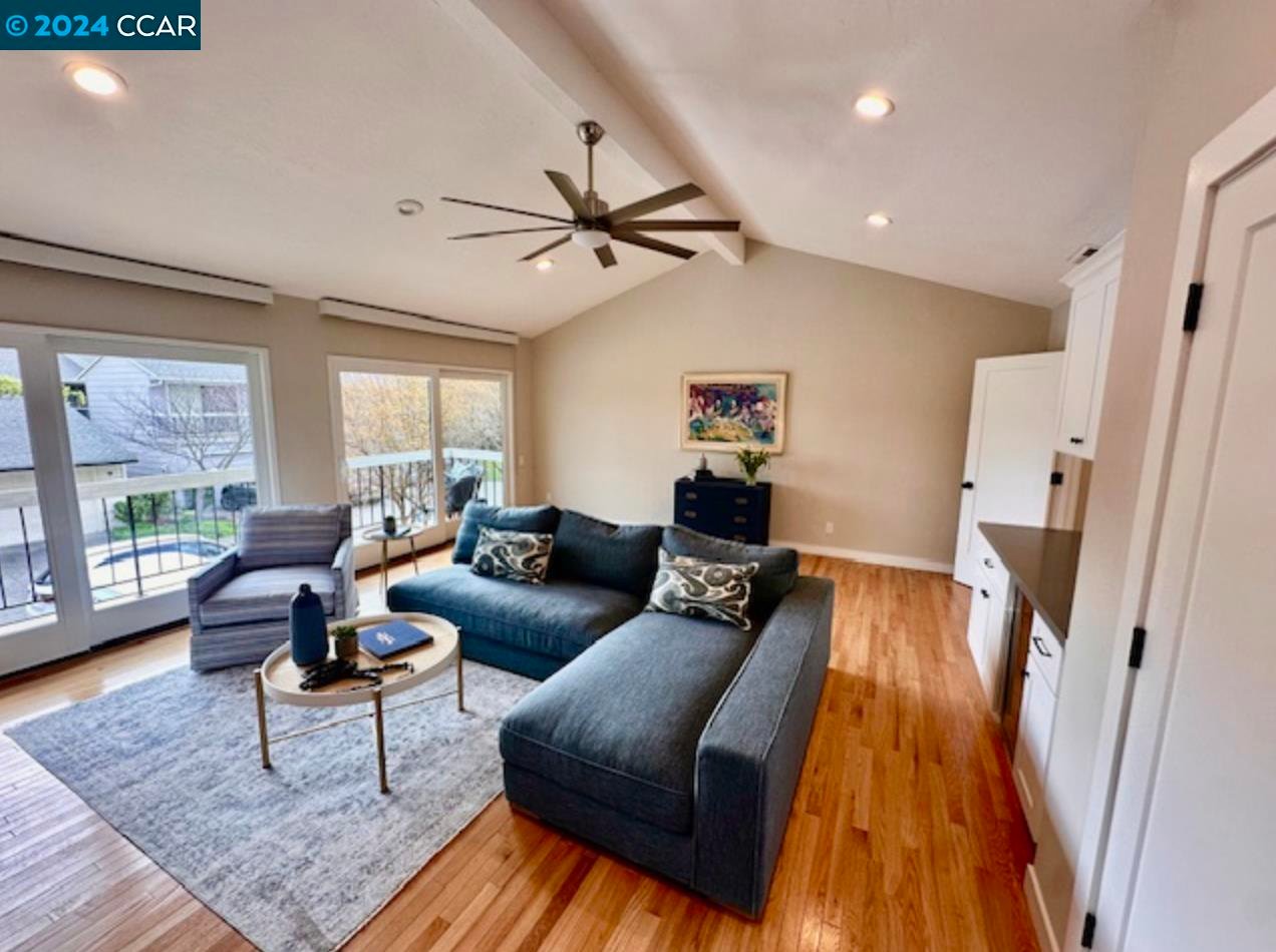 10 Doral Dr