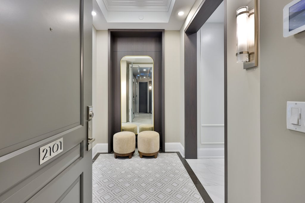 2060 Lakeshore Road #2101
