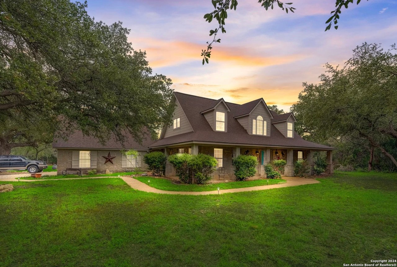 1021 Georg Oaks