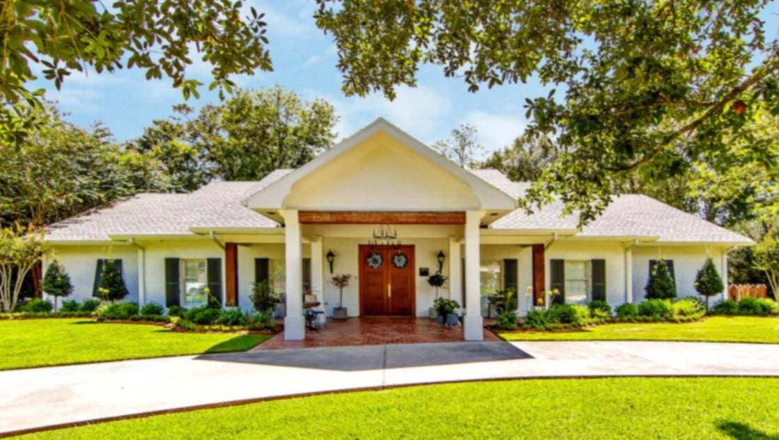 401 Oak Alley Drive