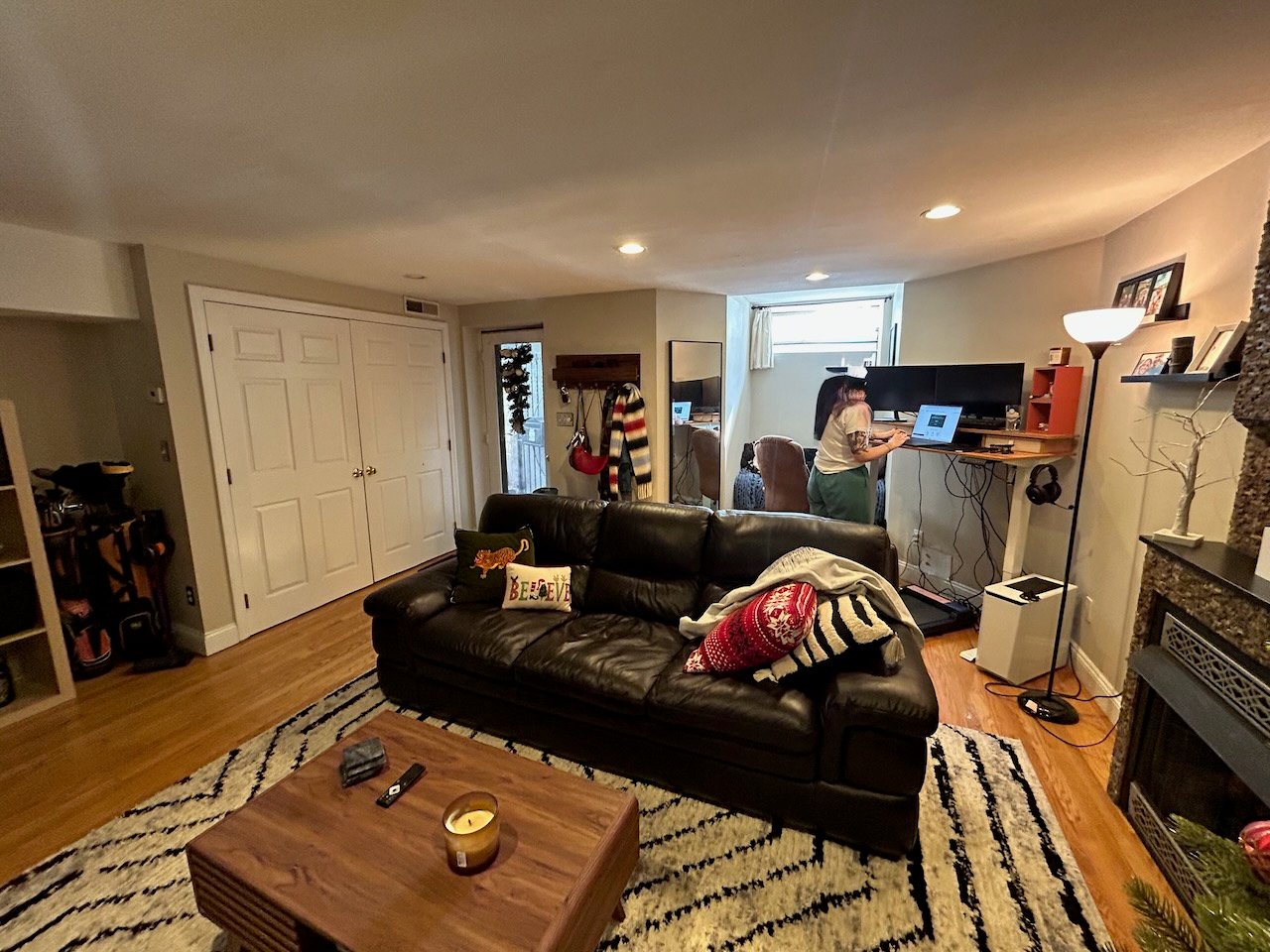 Warren Avenue - Private Entry 1 bed 1 bath w/ Laundry - Pets Negotiable! AVAILABLE MAY 1
