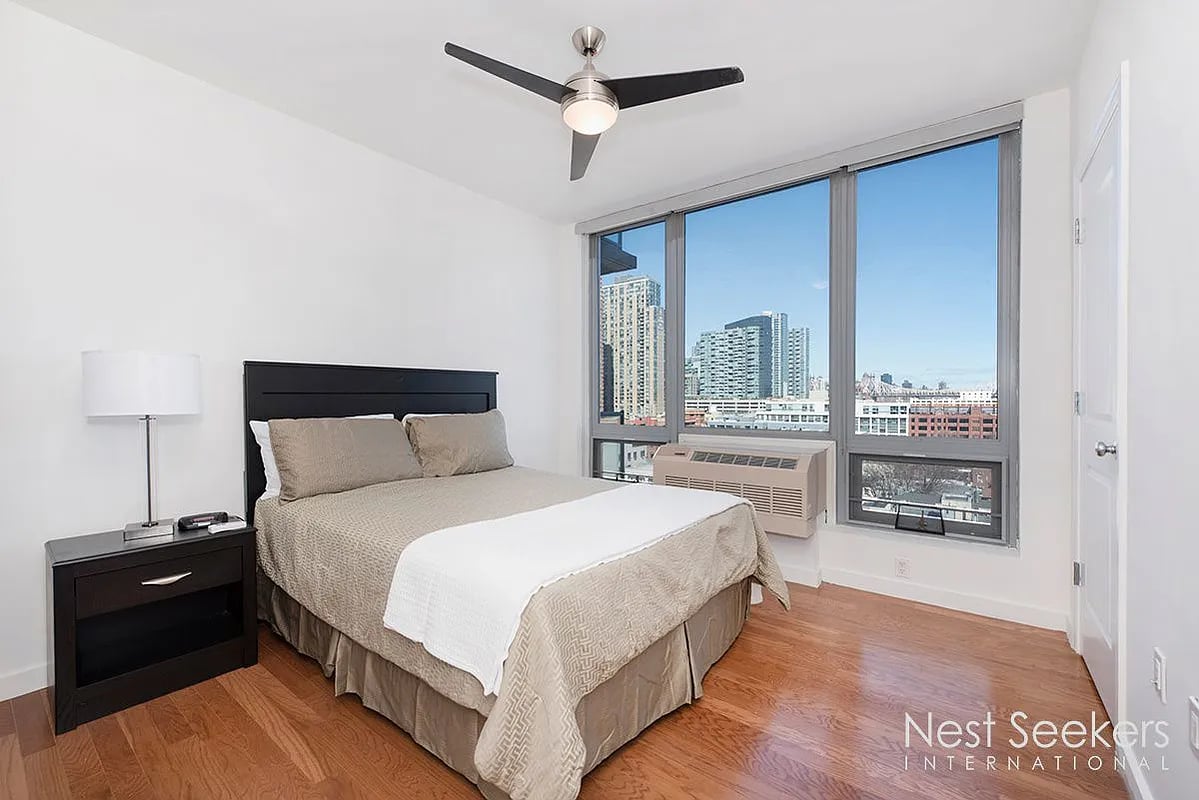 5-49 Borden Ave, #F9