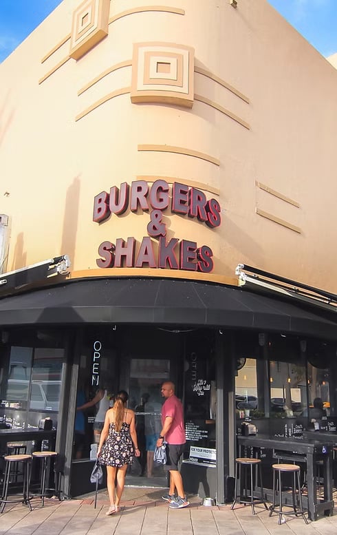 Burgers & Shakes Opens in North Miami