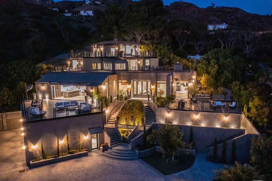 Vireon Pavilion, Pacific Coast Hwy, 90265