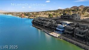 Lakefront Luxury Living