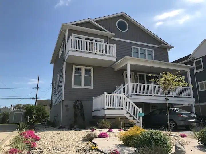 #38 Stunning Colonial