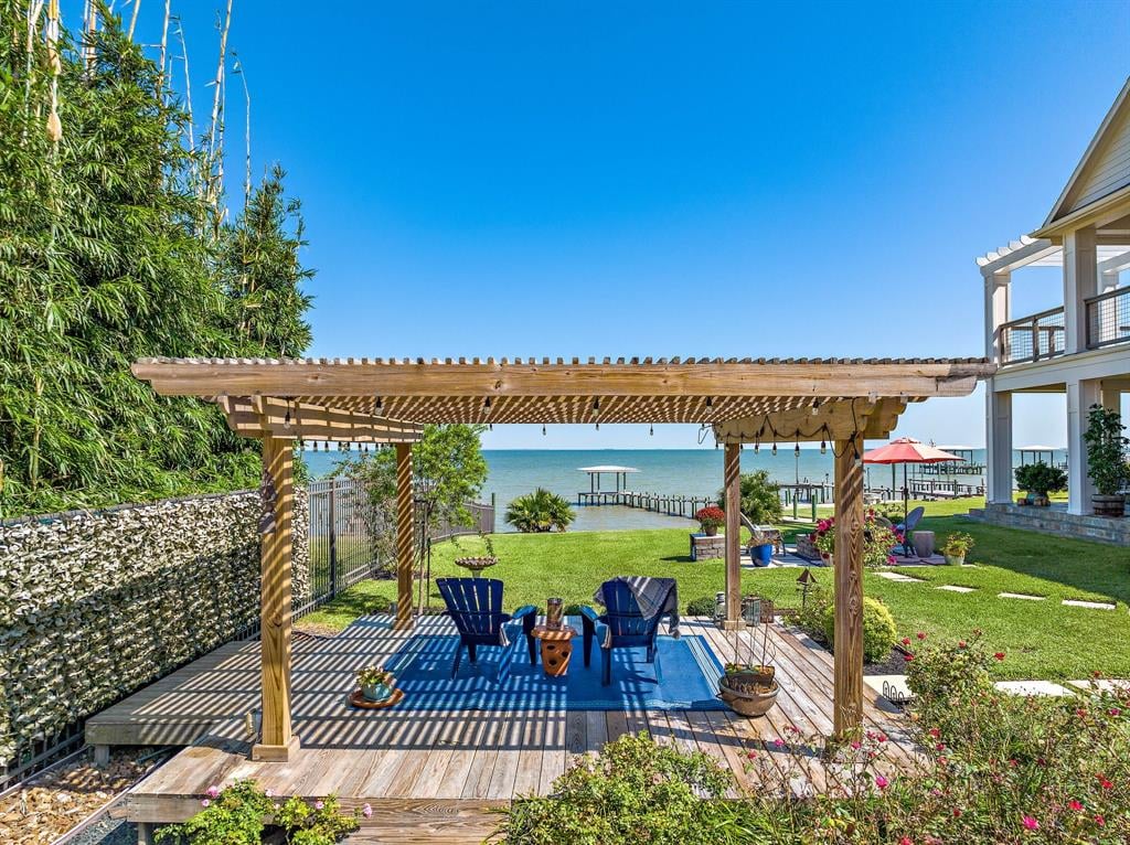 4023 Bayshore Dr