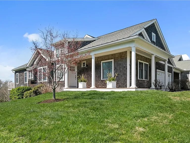 92 Stony Brook Ln