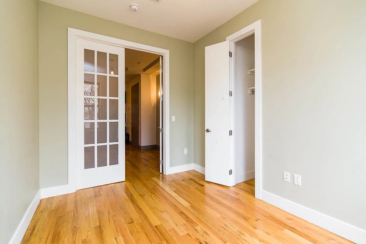 76 George St 2R