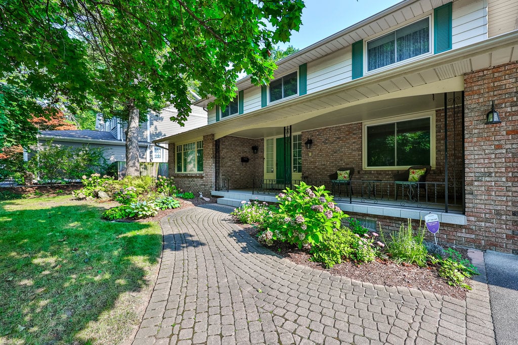 335 CAREY Court Oakville