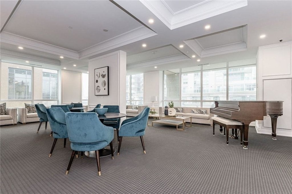2060 Lakeshore Road #2101