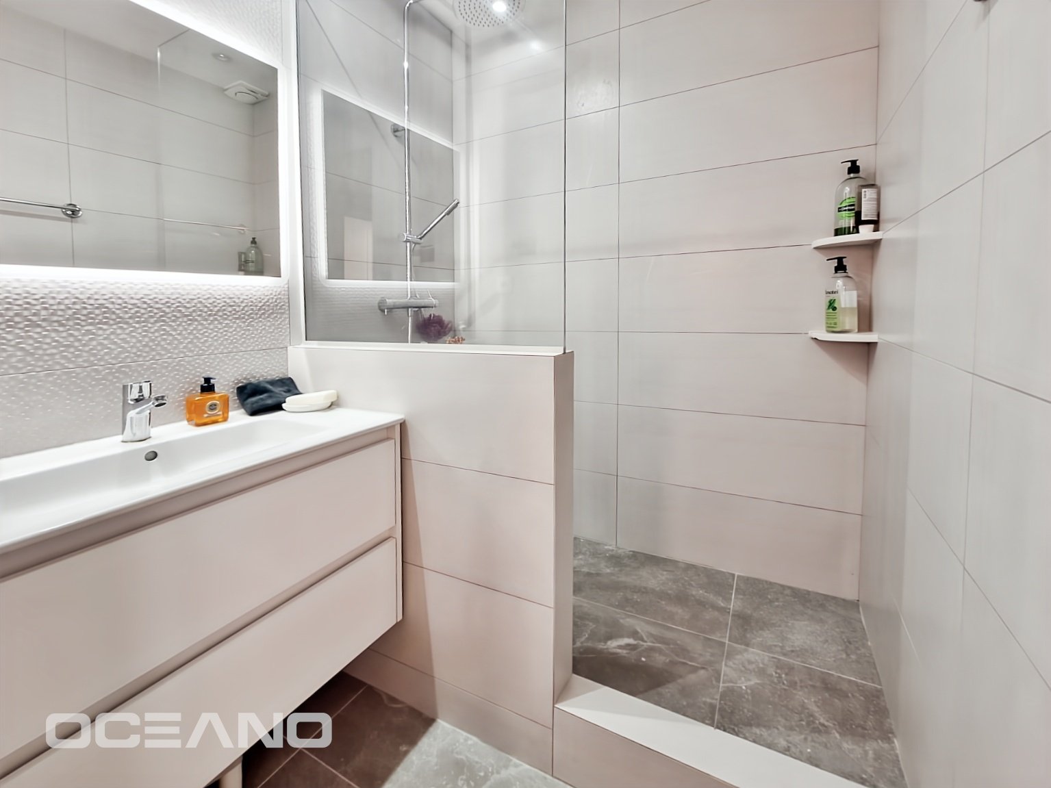 2 bedrooms Townhouse - Orient Bay