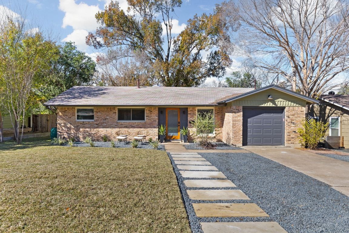2704 Nottingham Lane