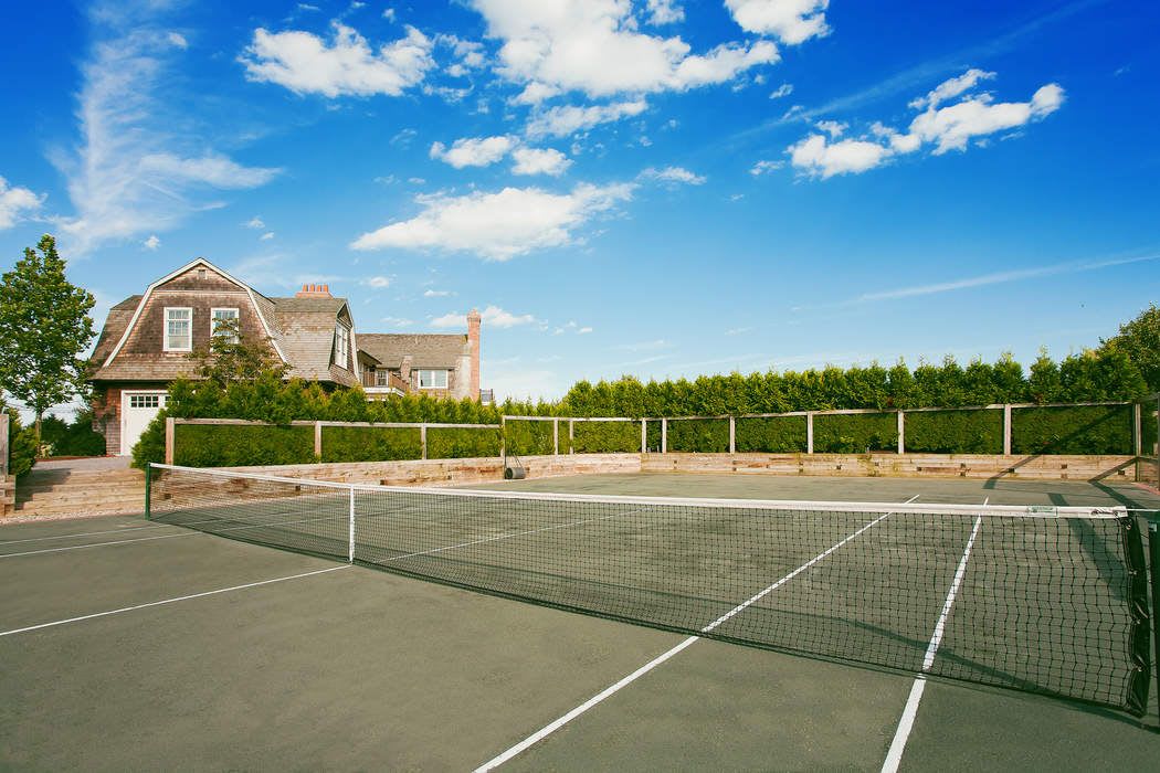 Serenity in Water Mill With Tennis