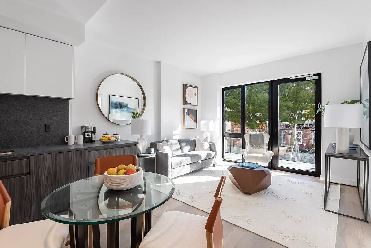 435 Tompkins Avenue Unit: 205