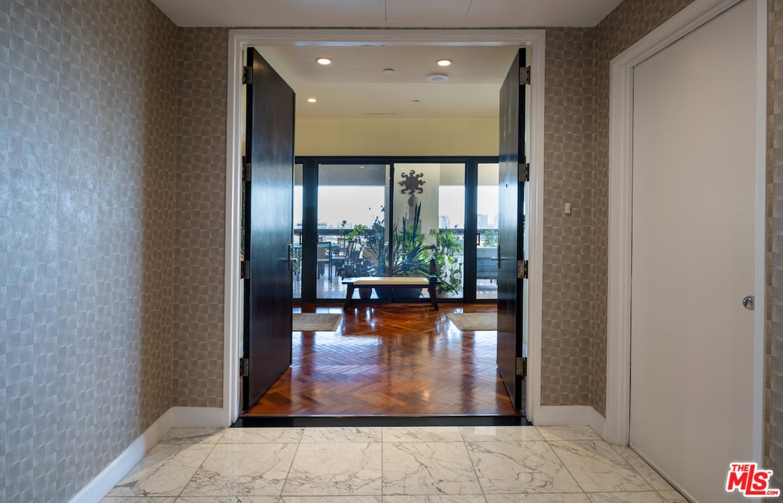 10445 Wilshire Blvd, #Ph