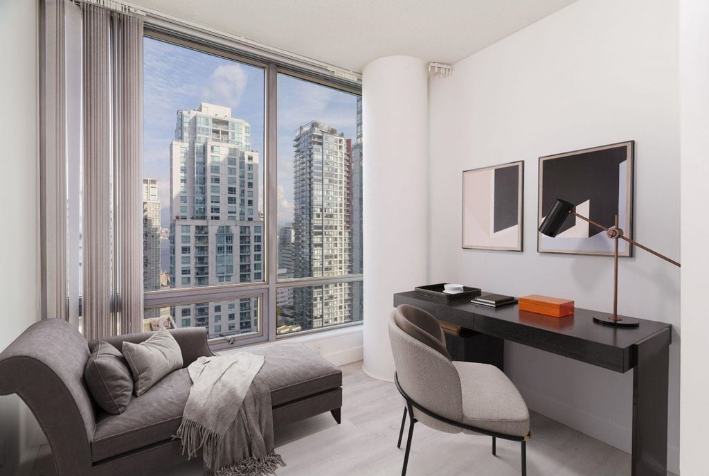 1288 W Georgia St, #1902