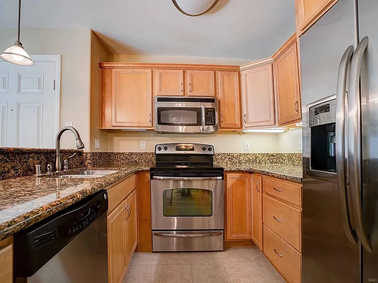 5404 Balboa Arms Dr #467