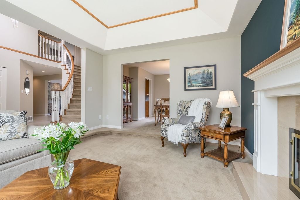 24 Ravine Dr