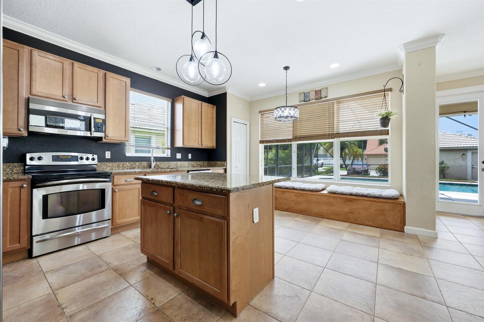 8113 Bautista Way