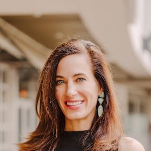 Gillian Boatright Charlotte, NC Real Estate Agent Headshot