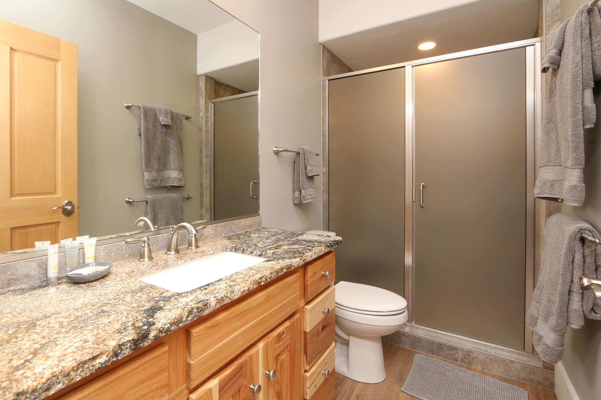 15 Creekside Ln
