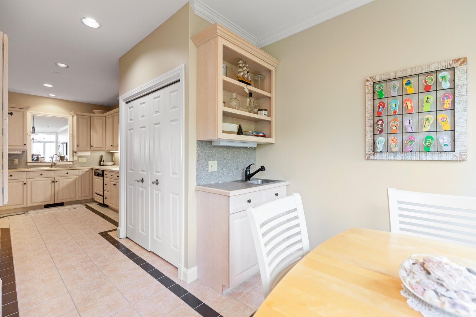 17 Atlantic Drive, Unit #: 17B