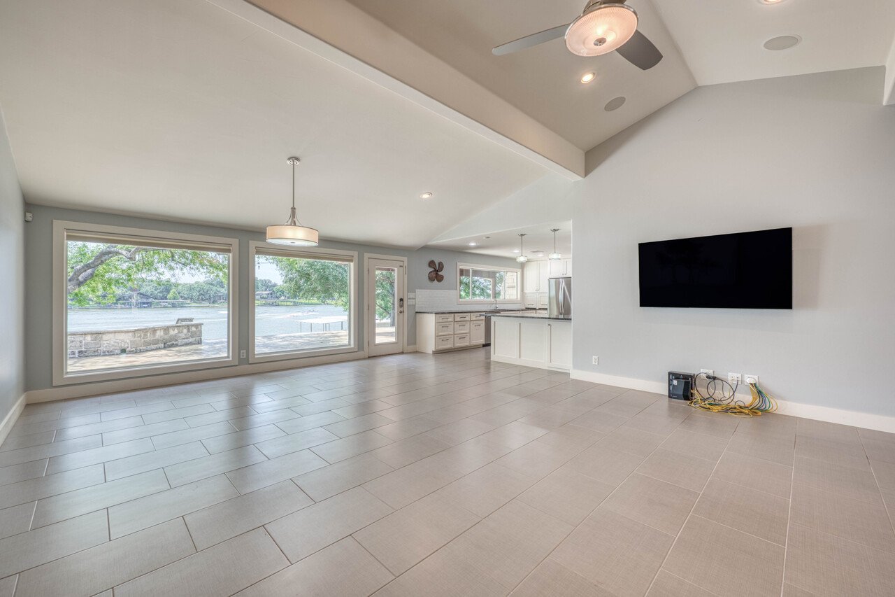 1704 Bluebonnet Lane