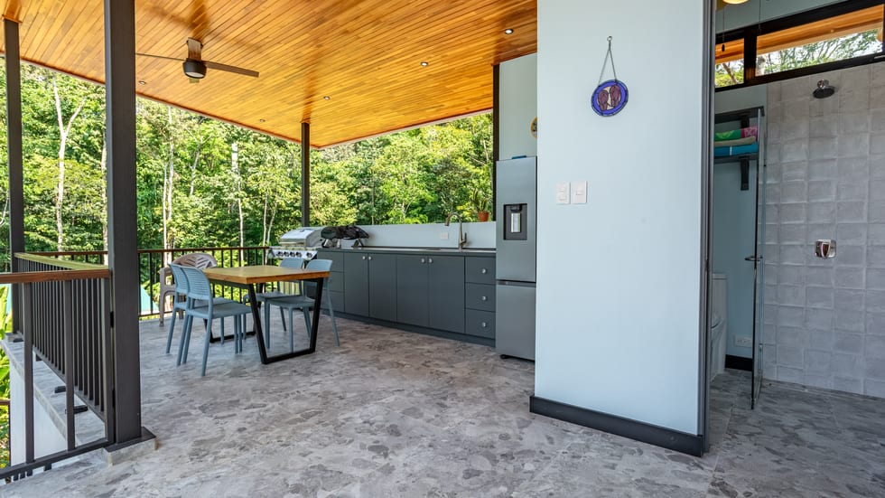 CUSTOM BUILT LUXURY RETREAT WITH GUEST VILLAS IN OJOCHAL