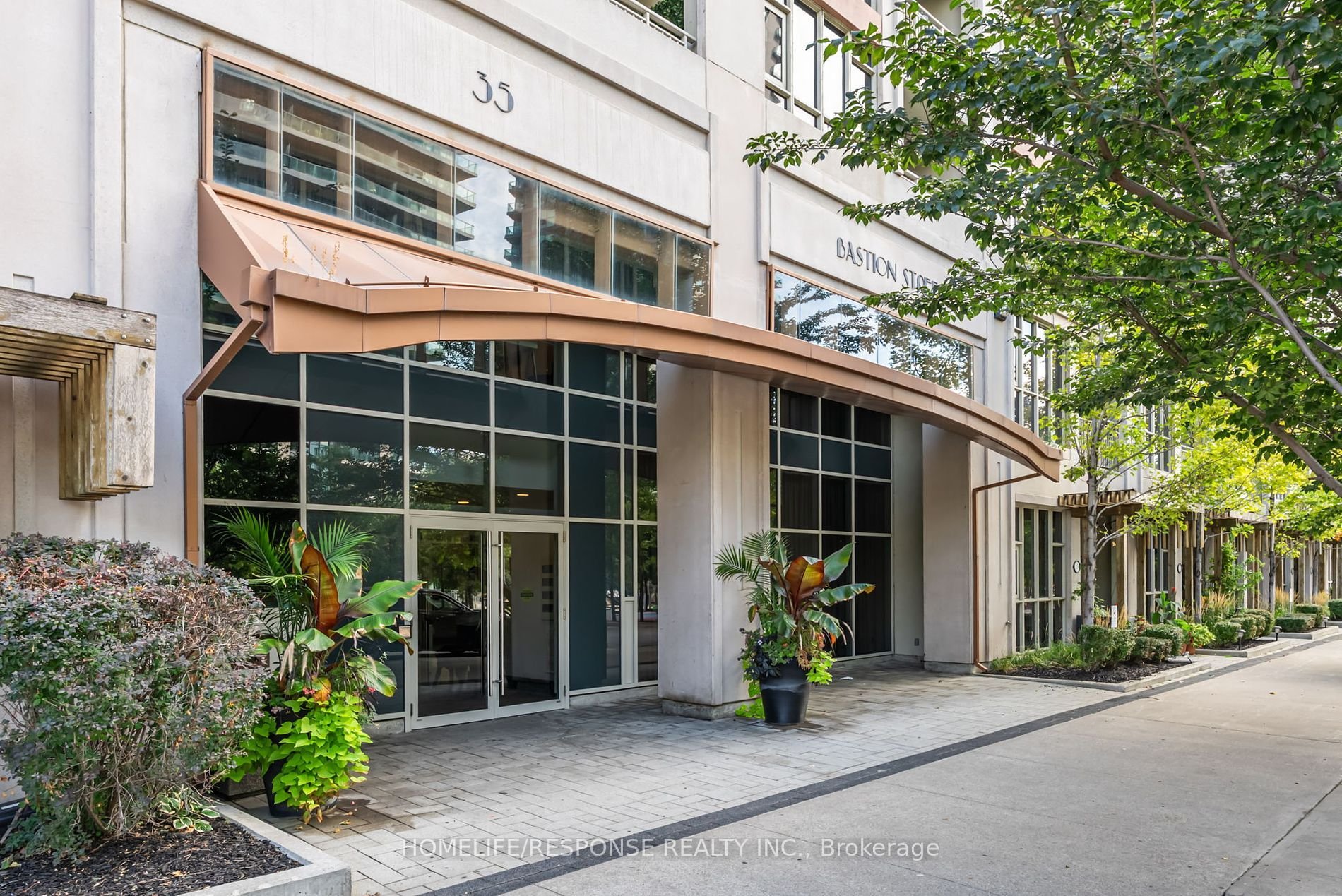 THE YORK HARBOUR CLUB PH