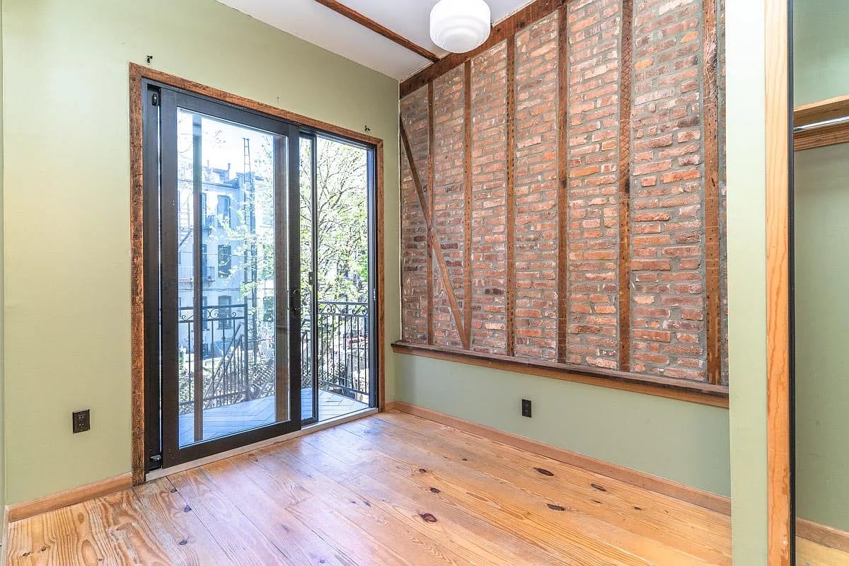 212 Starr Street 2R