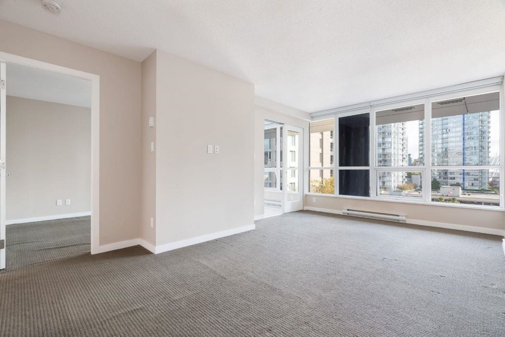 833 Seymour St, #606