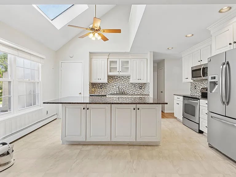 11 Juniper Ln