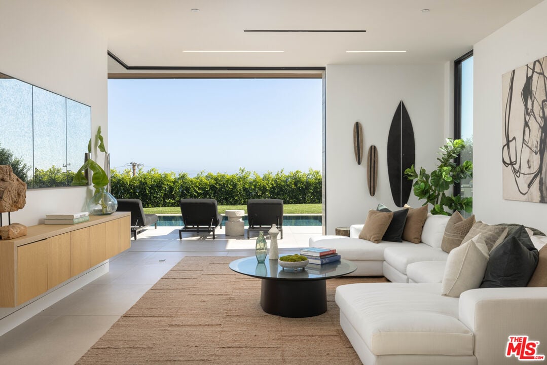 Zenith Horizon, Malibu Rd, 90265