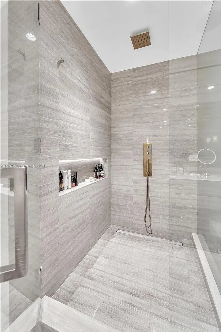 18975 Collins Ave #5302-6