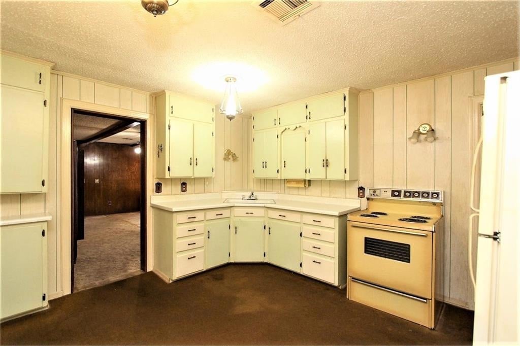 404 Monroe Blanchard