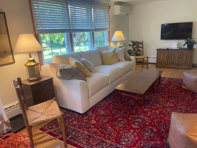 25 Fluker St, Thomaston ME