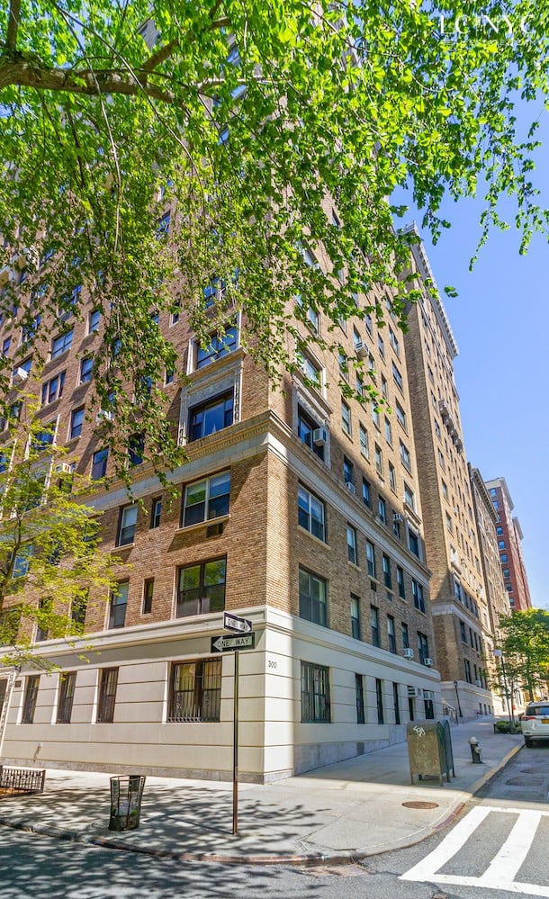 300 Riverside Drive #7G