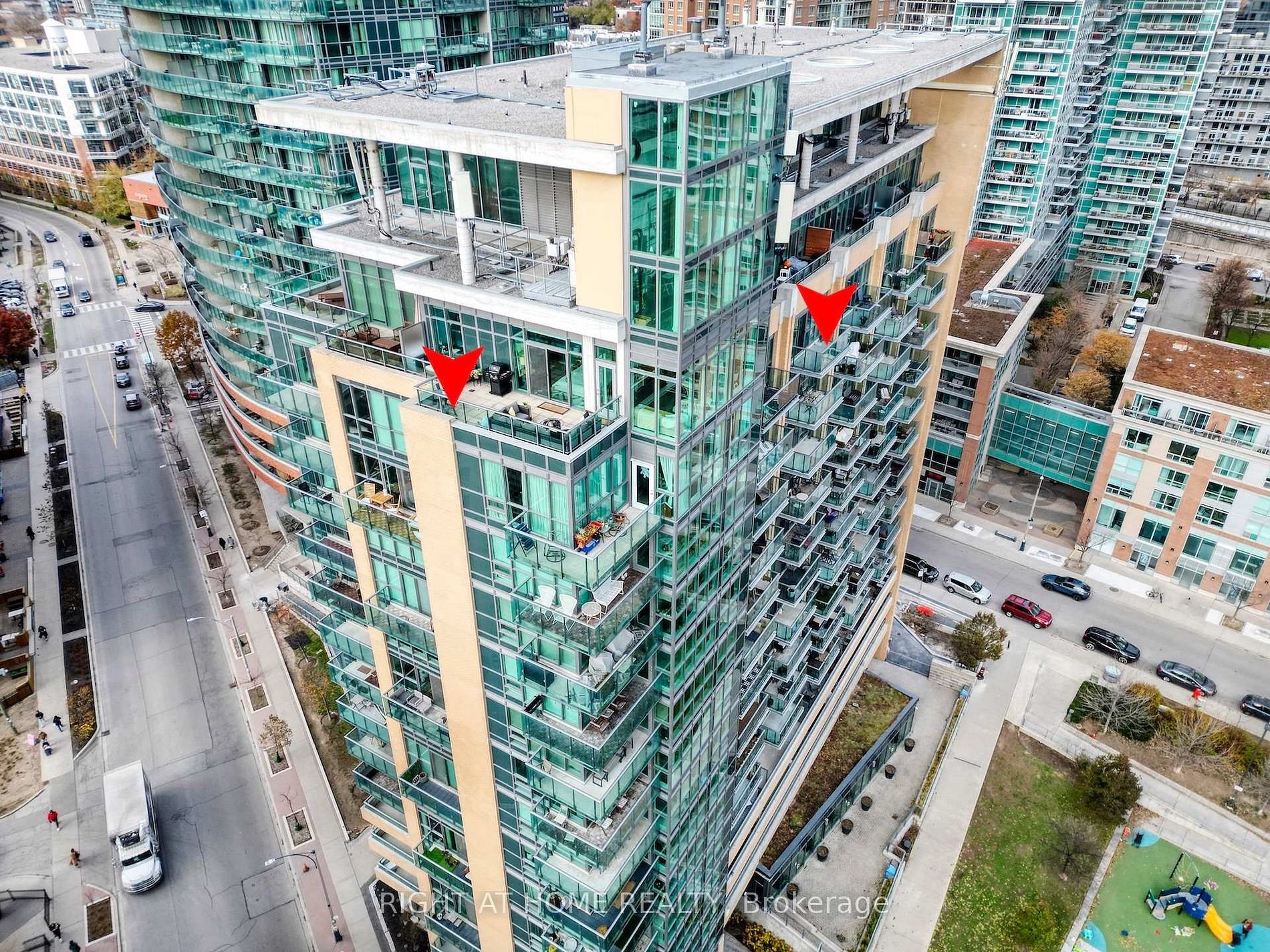 PH IN DESIGNER LIBERTY VILLAGE BUILDING
