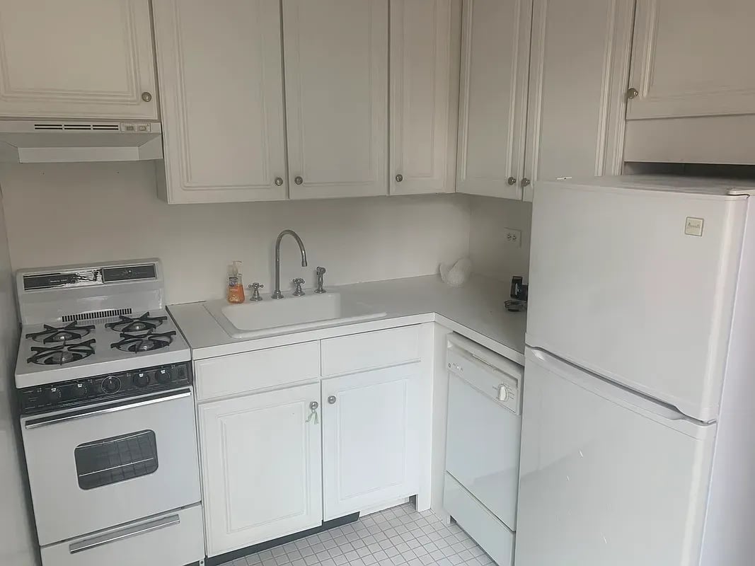 1 Christopher St, #5J